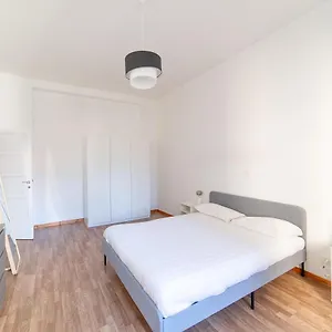 Hbhall Residenze Darsena Милан